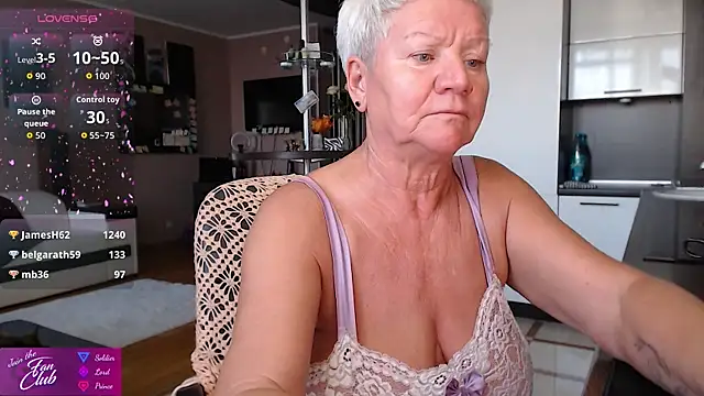 Snapshot of roxana_brooks chatting on 07-18-26, 06:16 roxana brooks online show from 07-18-26, 06:16