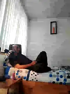Snapshot of KenllyH chatting on 01-09-25, 06:57 KenllyH online show from 01-09-25, 06:57