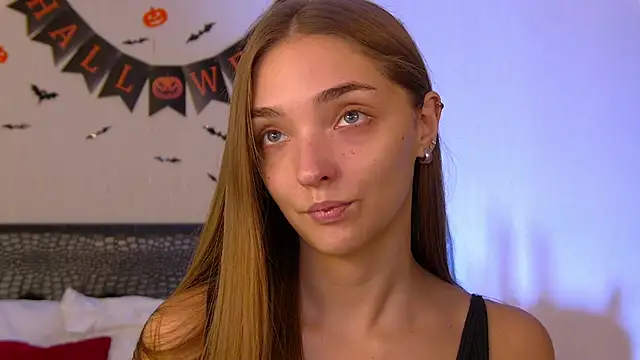 VirginieCruz online show from 10-30-25, 05:39