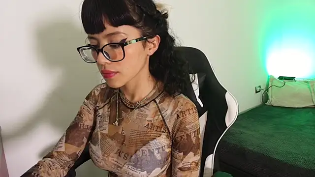 Marcelinee   online show from 11-25-25, 10:43