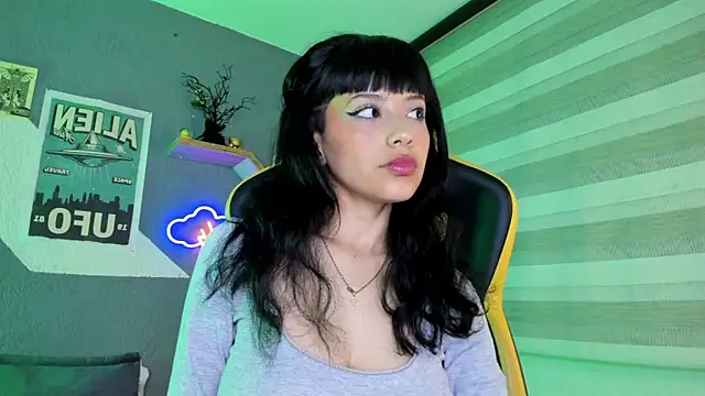 Snapshot of Marcelinee__ chatting on 02-06-25, 02:44 Marcelinee online show from 02-06-25, 02:44