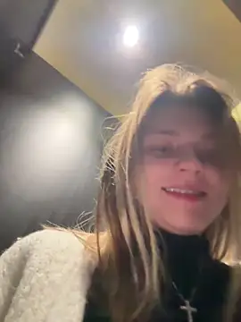 ValenciaShock online show from 12-17-25, 06:40