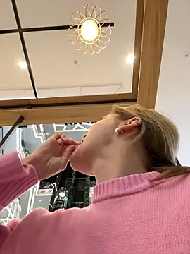 ValenciaShock online show from 10-19-25, 07:00