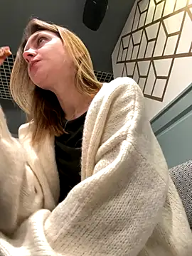 ValenciaShock online show from 11-16-25, 06:40