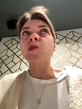 ValenciaShock online show from 11-15-25, 06:39