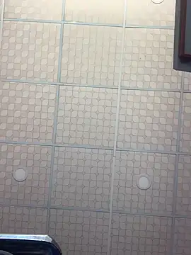 Hullax online show from 11-20-25, 05:19