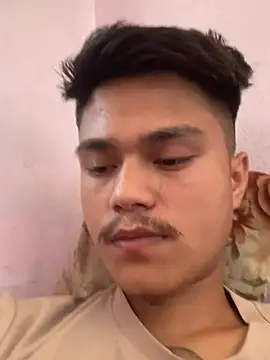 Hullax online show from 04-14-26, 04:17