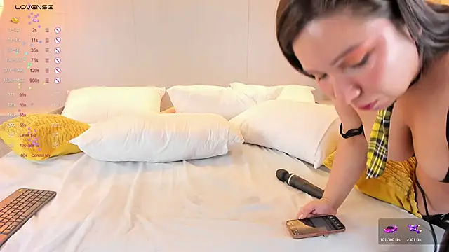 Isabella Daniell online show from 03-21-26, 04:35