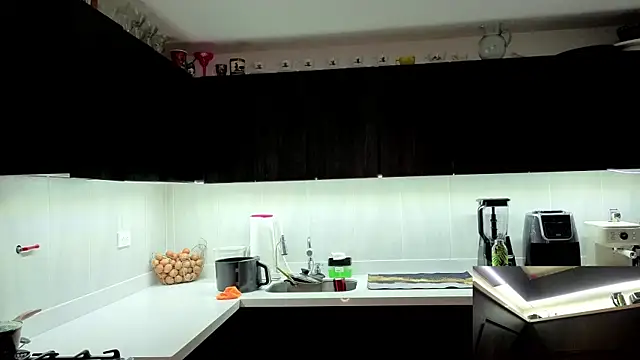 Mala Bad online show from 12-16-25, 03:38