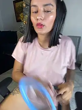 Snapshot of Lucia-Candy chatting on 01-05-25, 12:31 Lucia-Candy online show from 01-05-25, 12:31