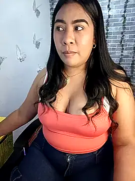 Snapshot of patty_bersh chatting on 02-15-25, 12:01 patty bersh online show from 02-15-25, 12:01