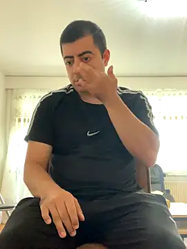 Snapshot of _Playboy_ chatting on 09-11-25, 08:03 Playboy online show from 09-11-25, 08:03