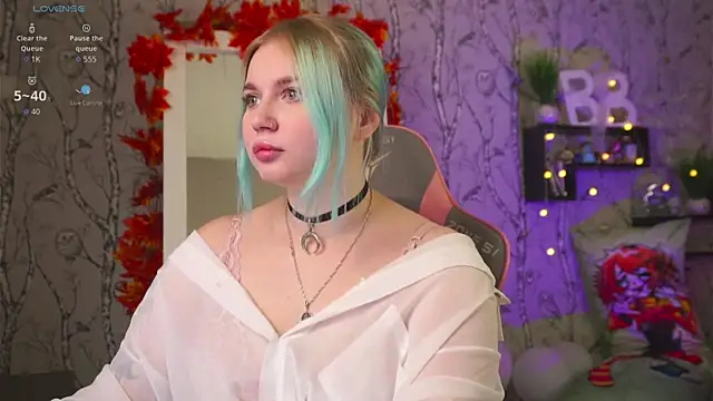 Snapshot of Moon_Valkyrie chatting on 09-23-25, 08:21 Moon Valkyrie online show from 09-23-25, 08:21