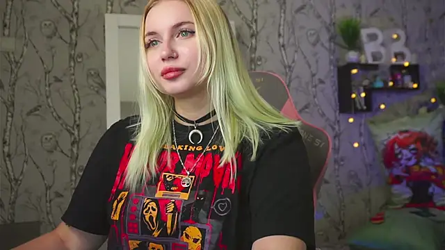 Snapshot of Moon_Valkyrie chatting on 02-03-26, 06:40 Moon Valkyrie online show from 02-03-26, 06:40