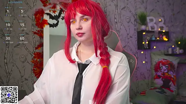 Snapshot of Moon_Valkyrie chatting on 10-31-25, 10:56 Moon Valkyrie online show from 10-31-25, 10:56