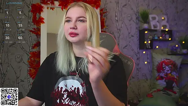 Snapshot of Moon_Valkyrie chatting on 10-12-25, 09:32 Moon Valkyrie online show from 10-12-25, 09:32