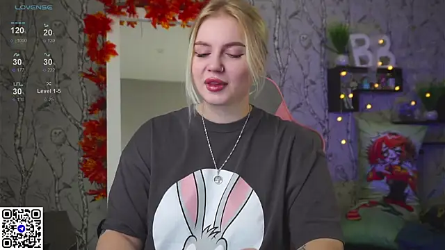 Snapshot of Moon_Valkyrie chatting on 10-14-25, 09:10 Moon Valkyrie online show from 10-14-25, 09:10