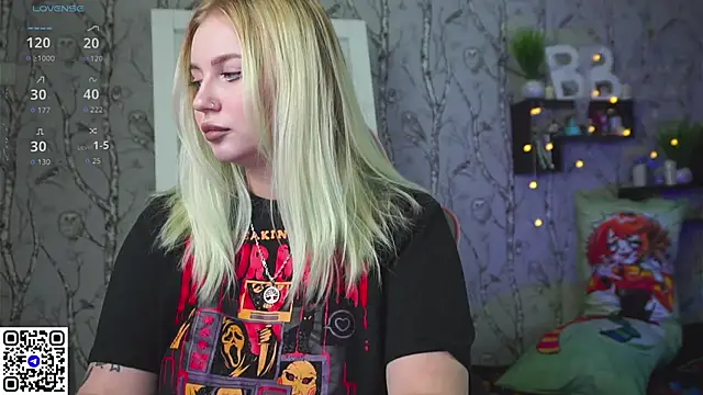 Snapshot of Moon_Valkyrie chatting on 12-16-25, 09:13 Moon Valkyrie online show from 12-16-25, 09:13