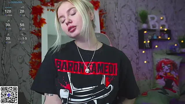 Snapshot of Moon_Valkyrie chatting on 10-19-25, 11:24 Moon Valkyrie online show from 10-19-25, 11:24