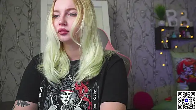 Snapshot of Moon_Valkyrie chatting on 01-06-26, 09:02 Moon Valkyrie online show from 01-06-26, 09:02