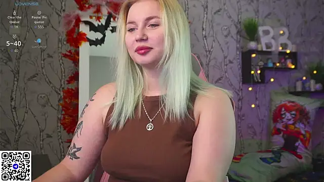 Snapshot of Moon_Valkyrie chatting on 11-02-25, 07:13 Moon Valkyrie online show from 11-02-25, 07:13