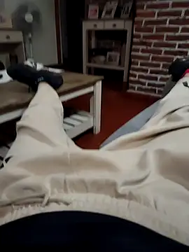 Snapshot of LuqenZo chatting on 03-20-26, 12:00 LuqenZo online show from 03-20-26, 12:00