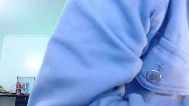 Snapshot of VALERY_MEER chatting on 10-21-25, 12:11 VALERY MEER online show from 10-21-25, 12:11