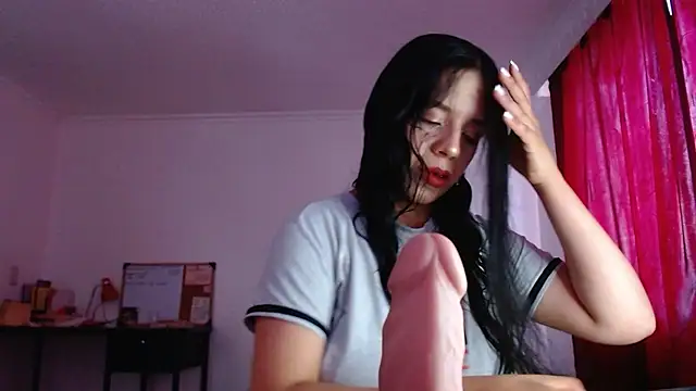 Snapshot of VALERY_MEER chatting on 12-22-25, 03:12 VALERY MEER online show from 12-22-25, 03:12