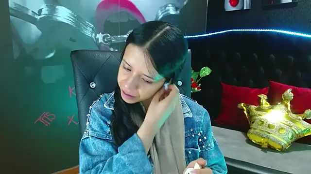 Snapshot of VALERY_MEER chatting on 12-16-24, 11:44 VALERY MEER online show from 12-16-24, 11:44