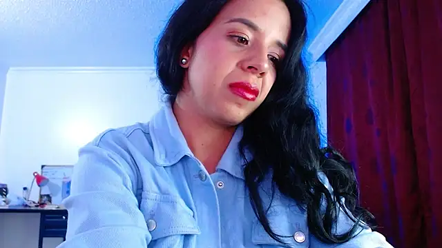 Snapshot of VALERY_MEER chatting on 09-24-25, 01:35 VALERY MEER online show from 09-24-25, 01:35