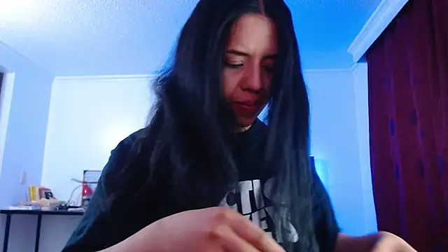 Snapshot of VALERY_MEER chatting on 10-11-25, 12:22 VALERY MEER online show from 10-11-25, 12:22