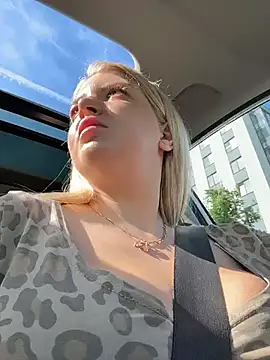 OdriOlsens online show from 07-10-26, 06:57