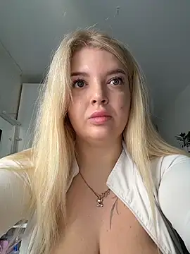 Snapshot of OdriOlsens chatting on 05-19-26, 09:27 OdriOlsens online show from 05-19-26, 09:27