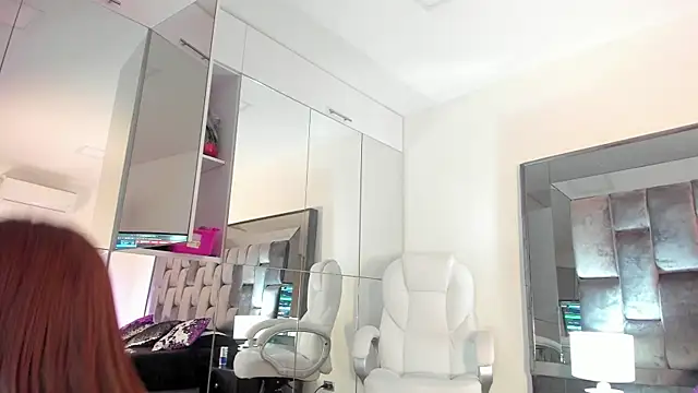 zinnia mosley online show from 10-14-25, 11:33