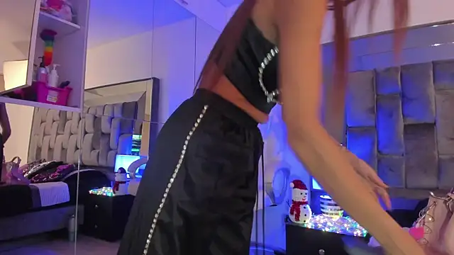 zinnia mosley online show from 12-15-25, 11:27