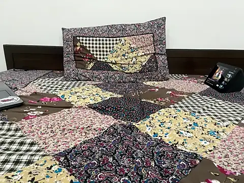 debu46 online show from 10-16-25, 08:17