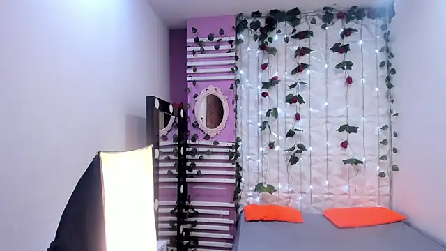 Lexxxxx  online show from 02-13-25, 06:48
