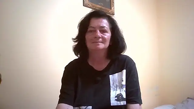 Snapshot of GypsiQueen2 chatting on 05-25-26, 07:34 GypsiQueen2 online show from 05-25-26, 07:34