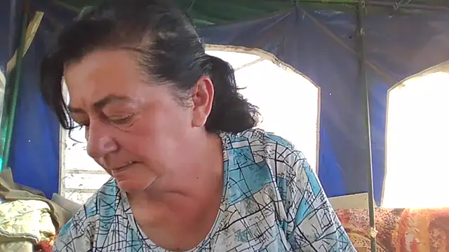 GypsiQueen2 online show from 09-20-25, 07:02