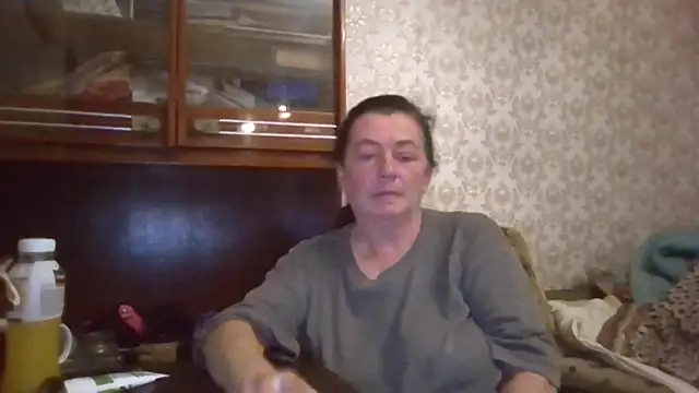 GypsiQueen2 online show from 10-24-25, 04:17