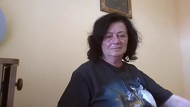 Snapshot of GypsiQueen2 chatting on 05-12-26, 03:29 GypsiQueen2 online show from 05-12-26, 03:29