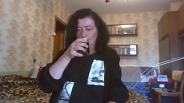 GypsiQueen2 online show from 07-10-26, 04:18