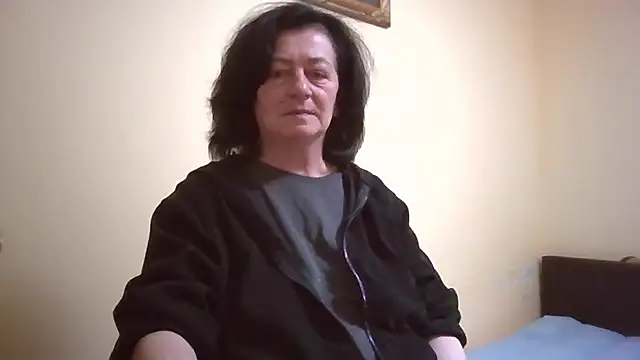 Snapshot of GypsiQueen2 chatting on 04-19-26, 06:54 GypsiQueen2 online show from 04-19-26, 06:54