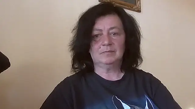 Snapshot of GypsiQueen2 chatting on 05-03-26, 03:15 GypsiQueen2 online show from 05-03-26, 03:15