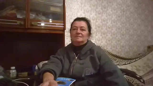 GypsiQueen2 online show from 10-06-25, 06:08