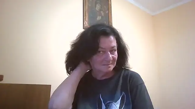Snapshot of GypsiQueen2 chatting on 06-10-26, 06:09 GypsiQueen2 online show from 06-10-26, 06:09