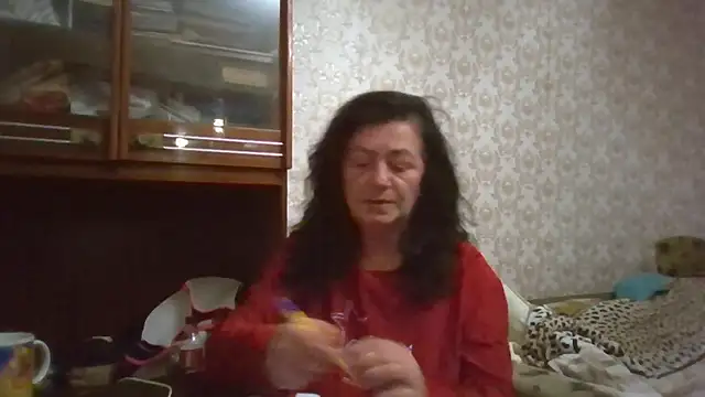 GypsiQueen2 online show from 10-13-25, 05:58