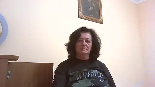 Snapshot of GypsiQueen2 chatting on 05-23-26, 07:46 GypsiQueen2 online show from 05-23-26, 07:46