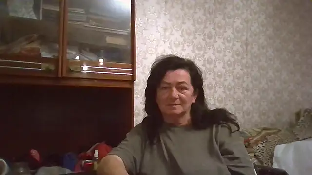 GypsiQueen2 online show from 11-04-25, 04:11