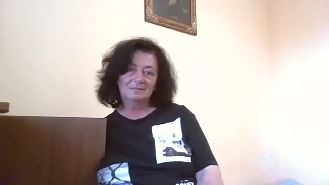 Snapshot of GypsiQueen2 chatting on 06-11-26, 05:43 GypsiQueen2 online show from 06-11-26, 05:43